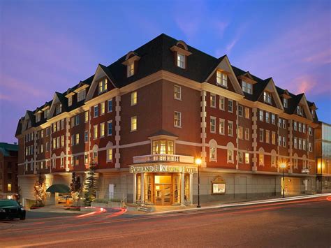 Located across the street from the Oregon Convention Center, this Eastside Portland hotel offers 2 on-site restaurants and rooms with a 42-inch smart flat-screen HDTV, and free Wi-Fi. . Expedia hotels portland